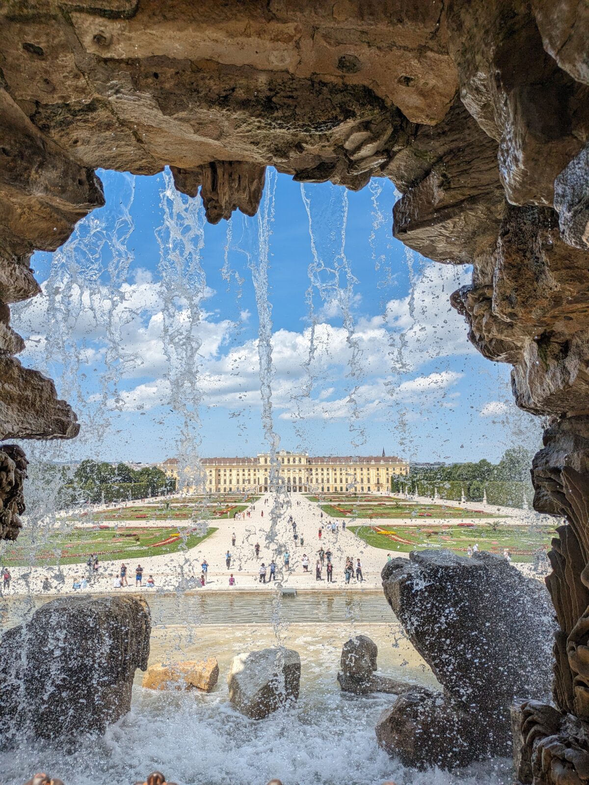 Das Schloss Schönbrunn zählt zu den bekanntesten Sehenswürdigkeiten Wiens (Foto: Jo Reule)