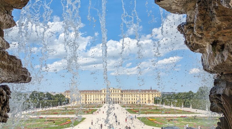 Das Schloss Schönbrunn zählt zu den bekanntesten Sehenswürdigkeiten Wiens (Foto: Jo Reule)