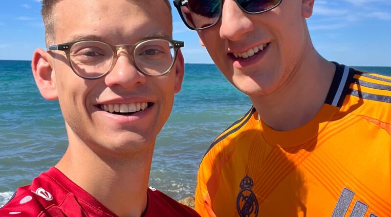 Joven und Jo (v.l.n.r.) in Oropesa Del Mar, Spanien #travel