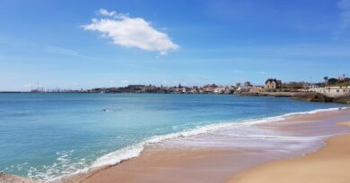 Cascais hat schöne Sandstrände zu bieten. (Foto: Jo Reule)