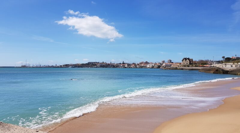 Cascais hat schöne Sandstrände zu bieten. (Foto: Jo Reule)