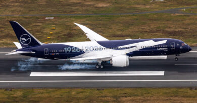 D-APBU bei der ersten Landung im Jubiläumsdesign am Flughafen Frankfurt. (Foto: Lufthansa)
