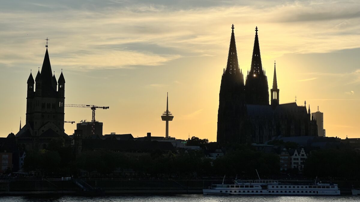 Der Kölner Dom in der Abendsonne (Foto: Joven Scholte Aalbes)