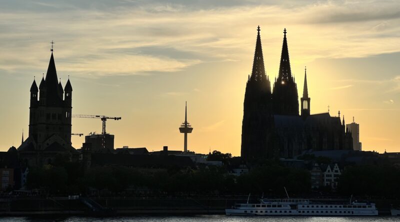 Der Kölner Dom in der Abendsonne (Foto: Joven Scholte Aalbes)