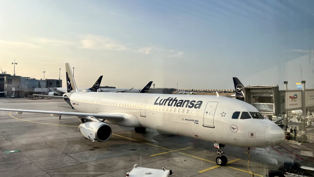Lufthansa Flugzeug am Flughafen Frankfurt (FraPort)