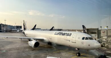 Lufthansa Flugzeug am Flughafen Frankfurt (FraPort)